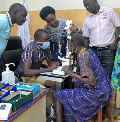 Eye examination moroto with biometry